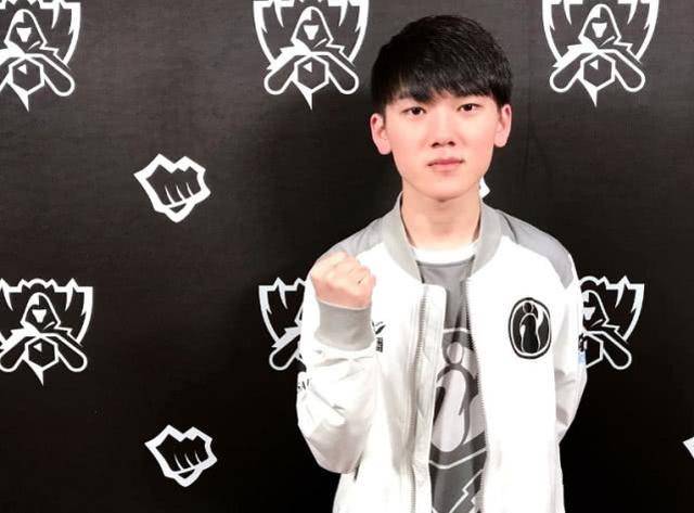 首先是柯蒂 首先是柯蒂