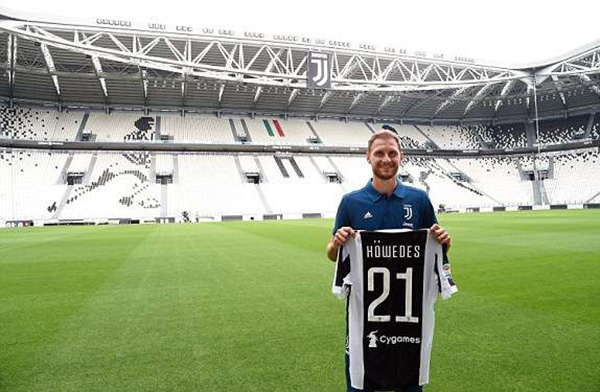 于赛场的故 于赛场的故