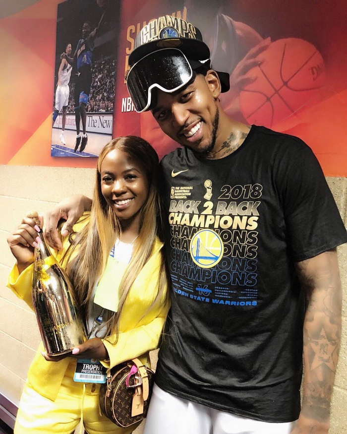 且板凳席互 且板凳席互